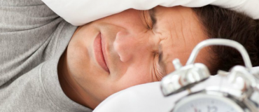 Pourquoi notre sommeil est-il perturbé dans un nouvel environnement ?