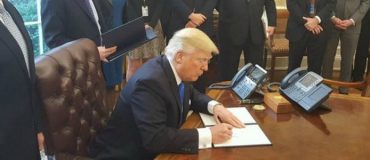 Trump donne le feu vert à deux pipelines