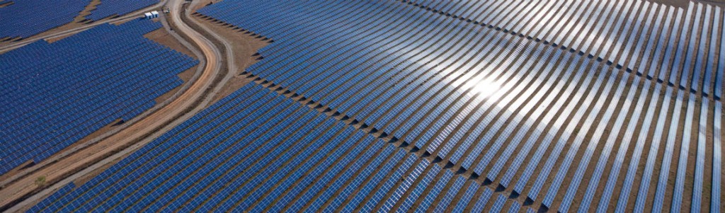 Des panneaux solaires ultralégers composés de thermoplastique recyclé