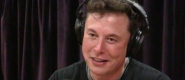 Elon Musk pleure en évoquant la crise écologique dans un podcast avec l'animateur Joe Rogan