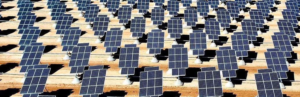 Entre fermetures d’usines et construction de giga-factories : une filière solaire européenne en pleine mutation