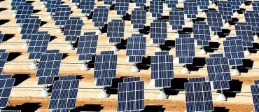 Entre fermetures d’usines et construction de giga-factories : une filière solaire européenne en pleine mutation