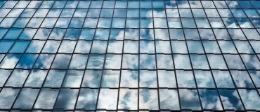 Vitres teintées intelligentes : bientôt une solution durable et économique ?