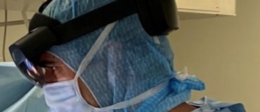 Première européenne : l'implantation d'une prothèse grâce à la réalité mixte