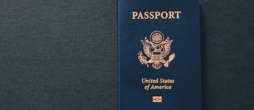 Des passeports plus sécurisés grâce au polycarbonate et à la gravure laser
