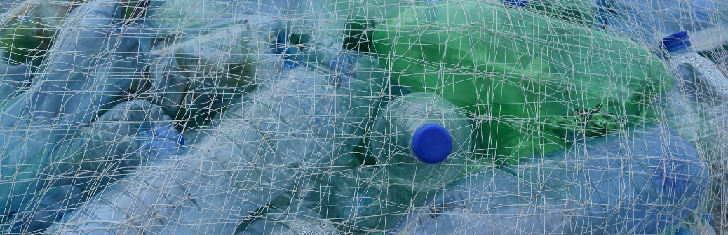 Un nouveau catalyseur pour la transformation chimique des plastiques à basse température