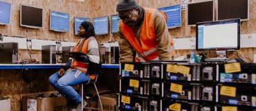 Emmaüs Connect : Reconditionner des appareils informatiques pour lutter contre l’exclusion numérique