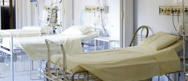 Réaliser un antibiogramme en seulement deux heures grâce à une pince optique