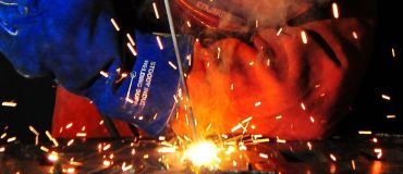 Soudage et cobotique : l’alliance entre le savoir-faire du soudeur et la souplesse des robots collaboratifs