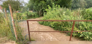 Sur les cours d’eau, certains aménagements peuvent parfois nuire au bon écoulement, en favorisant notamment les embâcles