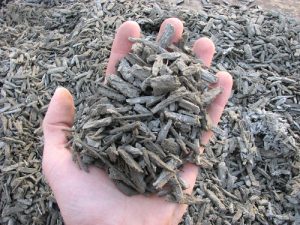 CCB GREENTECH - Le granulat de bois est additivé avec un liant minéral