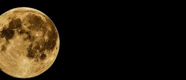 Produire des briques de régolithe lunaire à l'aide des micro-ondes