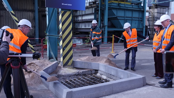 La première pierre du projet Vulcain-Saint-Gobain PAM Saint-Gobain PAM - Vulcain