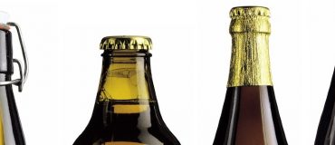 Les microplastiques plus présents dans les bouteilles en verre que dans celles en plastique  : la faute aux bouchonnages