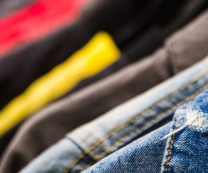 La France introduit un affichage de l’impact des vêtements