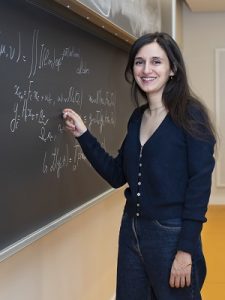 Nawel Arab, un des lauréates du Prix Jeunes Talents France L’Oréal-UNESCO Pour les Femmes et la Science Nawel Arab, un des lauréates du Prix Jeunes Talents France L’Oréal-UNESCO Pour les Femmes et la Science