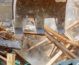 « Des vœux de gravats » en campagne