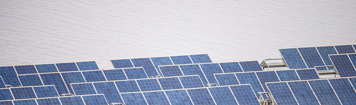 Solaire flottant à haute densité, Ciel et Terre dévoile WattRack