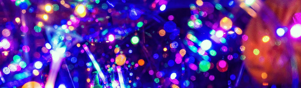 Clusters d'IA calculent à la vitesse de la lumière