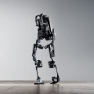 Paraplégiques : remarcher grâce à l'exosquelette ReWalk