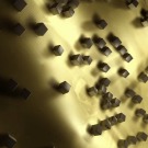 Ces nanocubes se jouent de la lumière